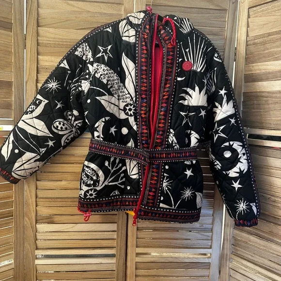 FARM Rio Cerrado Sky Reversible Puffer Jacket Black & White Rainbow M - Picture 7 of 16